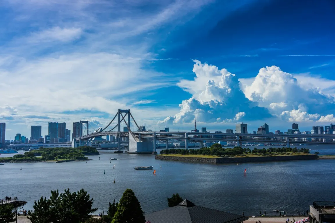 楽天マガジンは「るるぶ東京」や「まっぷる東京」などの旅行ガイドブックを読むことができます